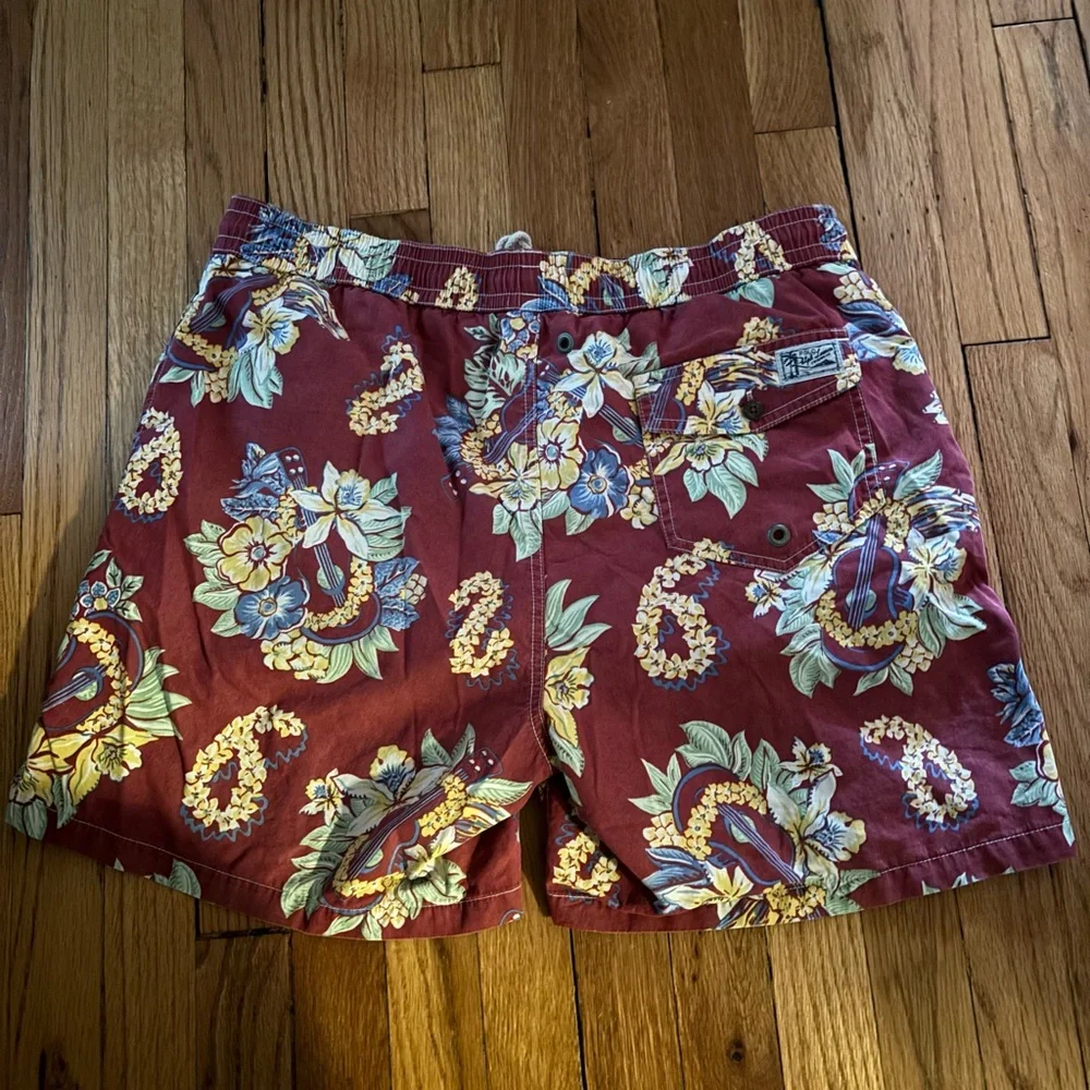 Ralph Lauren Red and Yellow Bermuda Shorts Vibrant Design - Picture 3 of 3